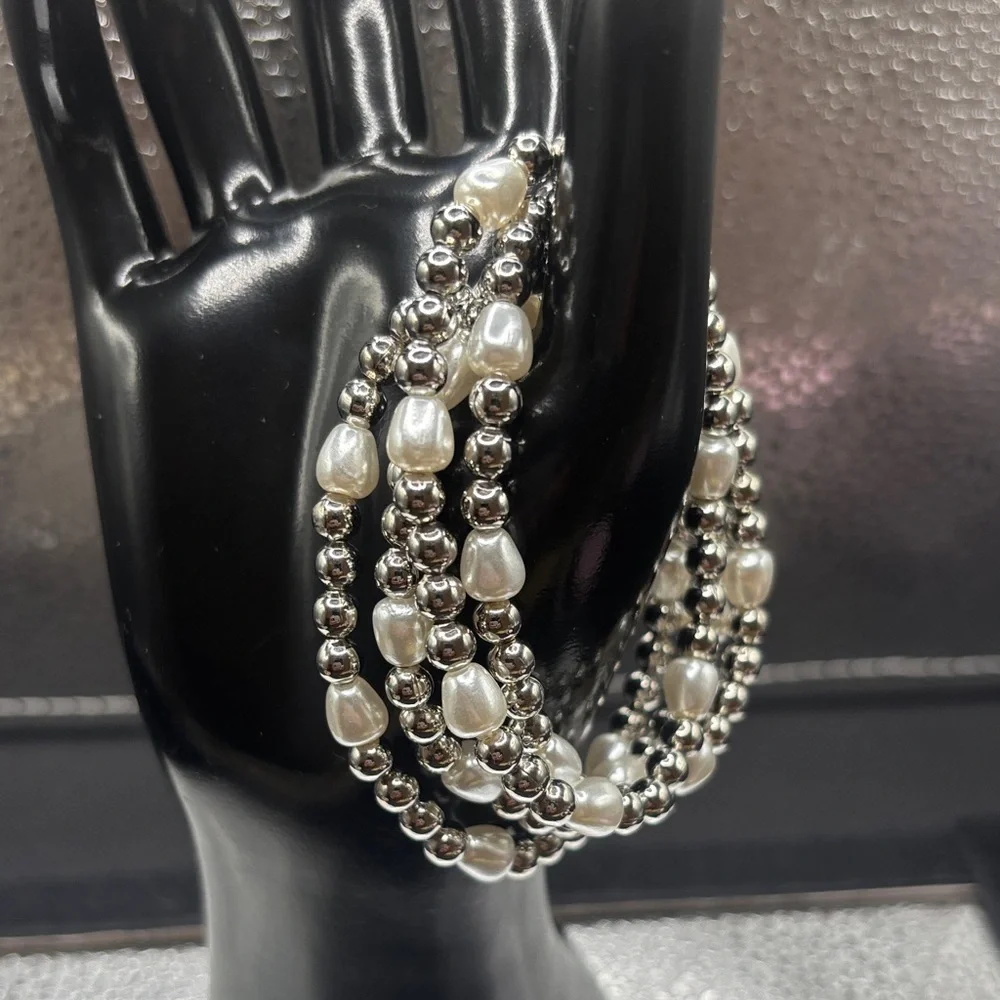 Elegant Silver and Pearl Beaded Bracelet